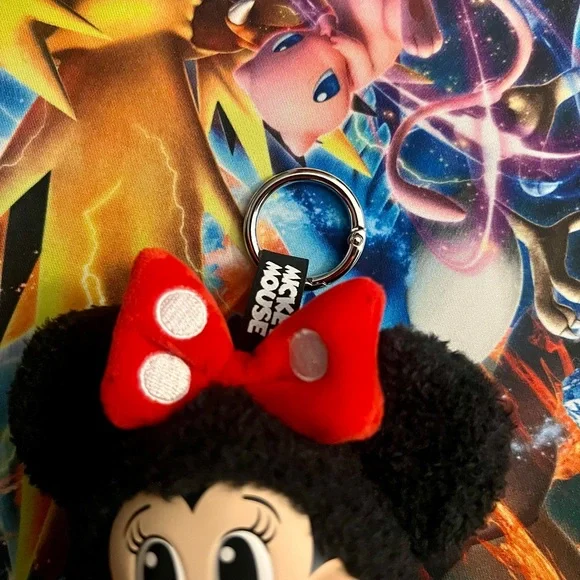 Pop Mart Disney Mickey Family Together Series Plush Keychain Minnie - Picture 6 of 6